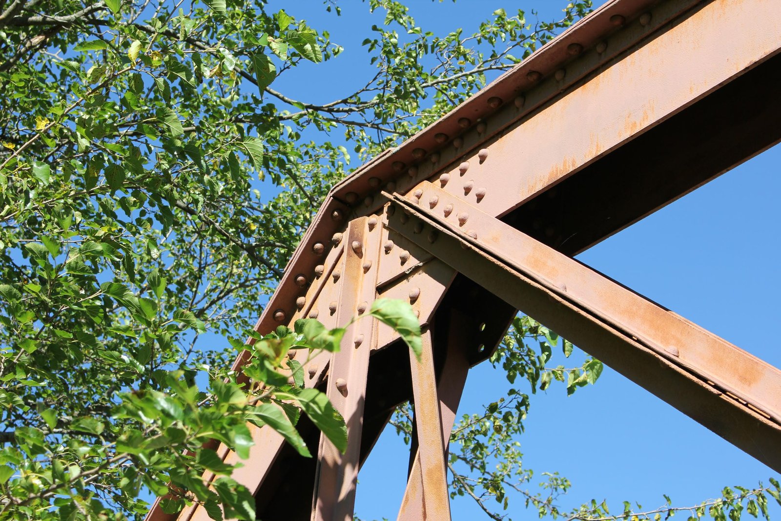 Upper angle connection